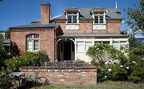 Lowena Cafe And Accommodation